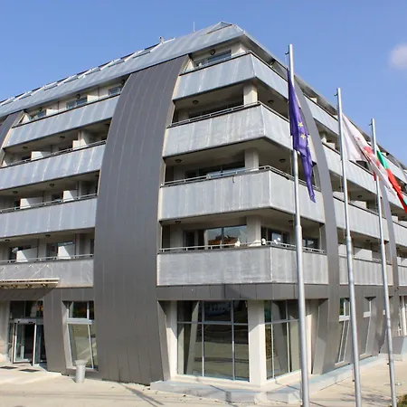 Arena Hotel 3*